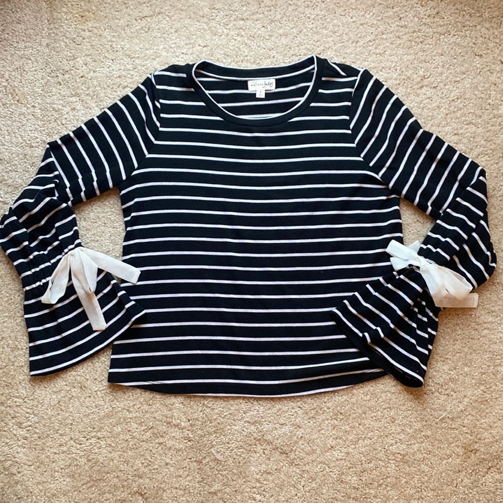 MAISON JULES Size:Small Black🖤White🤍 Top